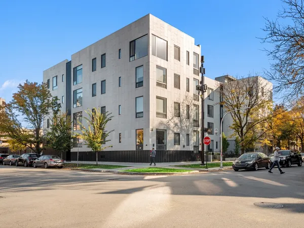 $3,250 | 3757 North Sheffield Avenue, Unit 112, Chicago, IL 60613