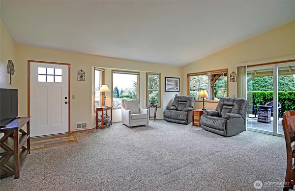 $875,000 | 27702 3rd Avenue Northeast, Arlington, WA 98223