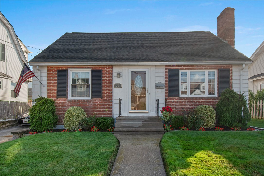 24 Riverfarm Road Cranston, RI 02910 - Photo 3 of 21