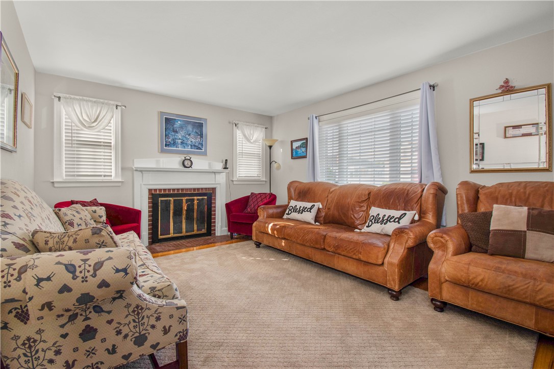 24 Riverfarm Road Cranston, RI 02910 - Photo 6 of 21