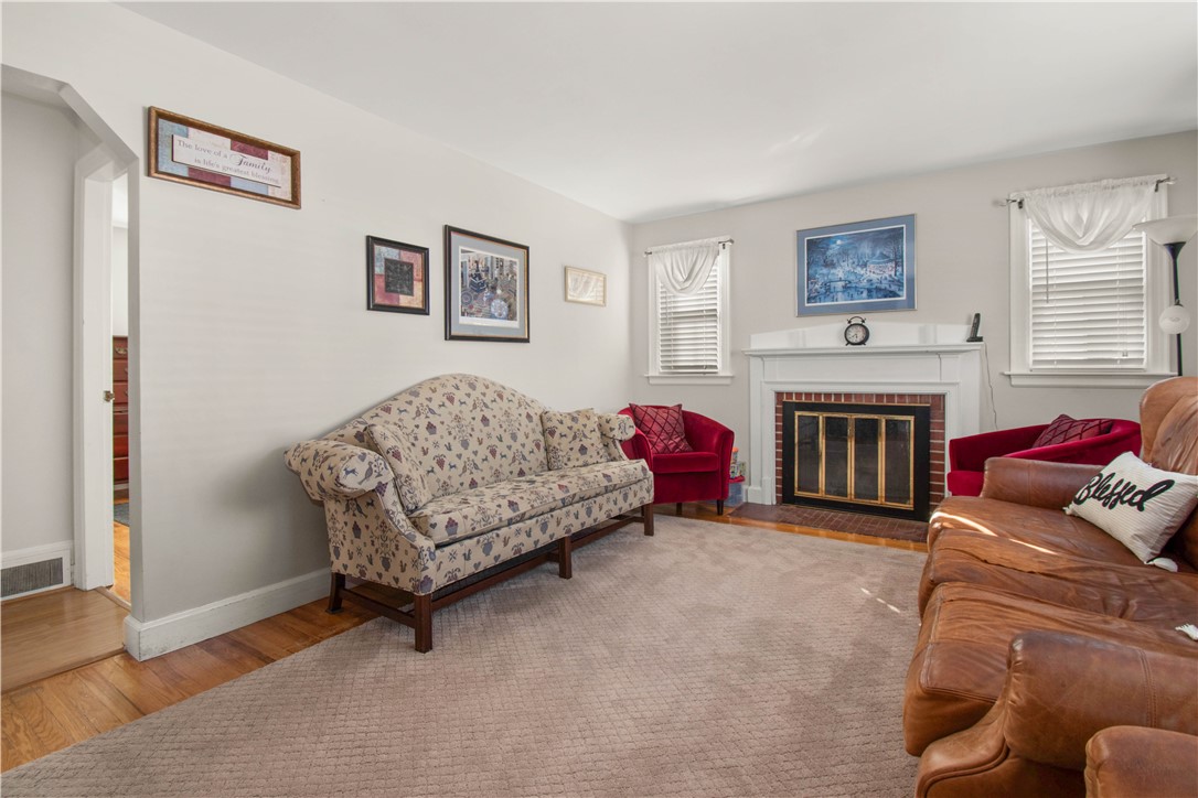 24 Riverfarm Road Cranston, RI 02910 - Photo 7 of 21