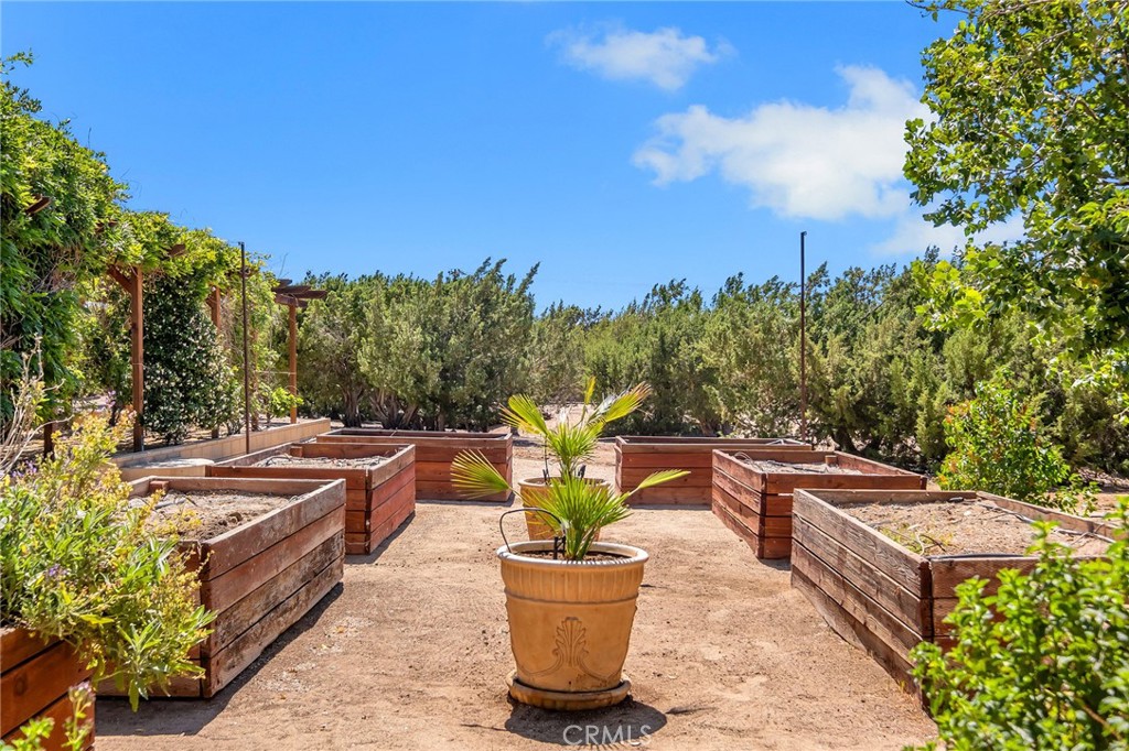 7026 Cataba Road Oak Hills, CA 92344 - Photo 46 of 62