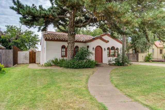 $2,800 | 2305 18th Street, Unit FRONT, Lubbock, TX 79401