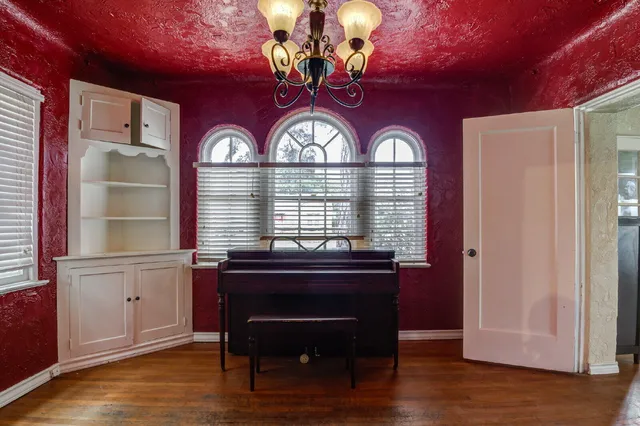 $2,800 | 2305 18th Street, Unit FRONT, Lubbock, TX 79401