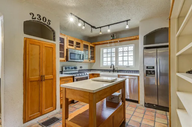 $2,800 | 2305 18th Street, Unit FRONT, Lubbock, TX 79401