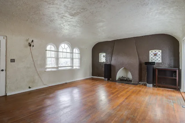 $2,800 | 2305 18th Street, Unit FRONT, Lubbock, TX 79401