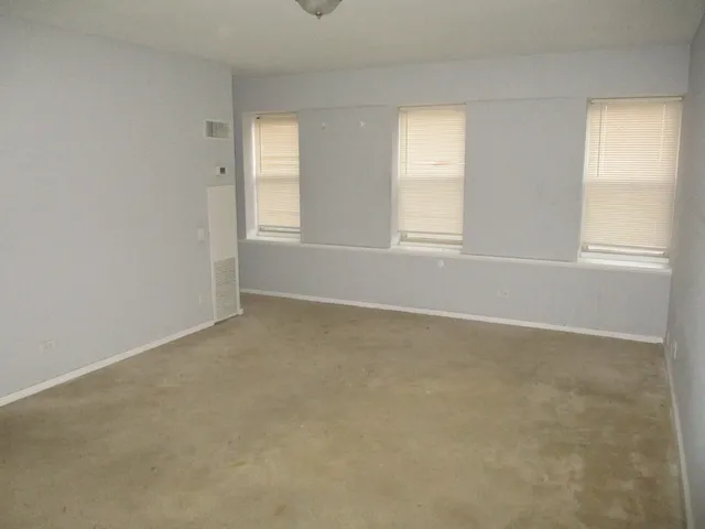 $400,000 | 40 East 9th Street, Unit 1310C, Chicago, IL 60605