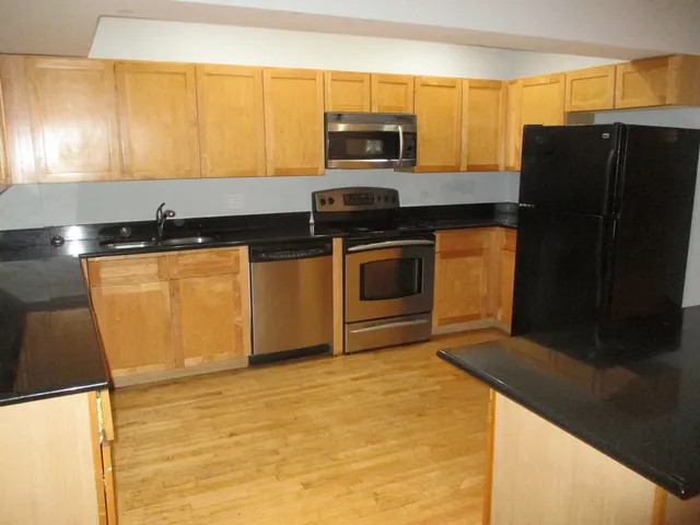 $400,000 | 40 East 9th Street, Unit 1310C, Chicago, IL 60605