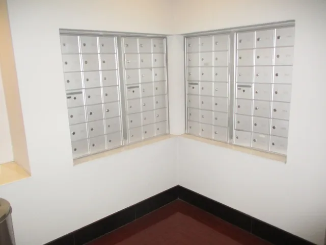 $400,000 | 40 East 9th Street, Unit 1310C, Chicago, IL 60605