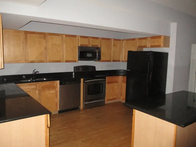 $400,000 | 40 East 9th Street, Unit 1310C, Chicago, IL 60605