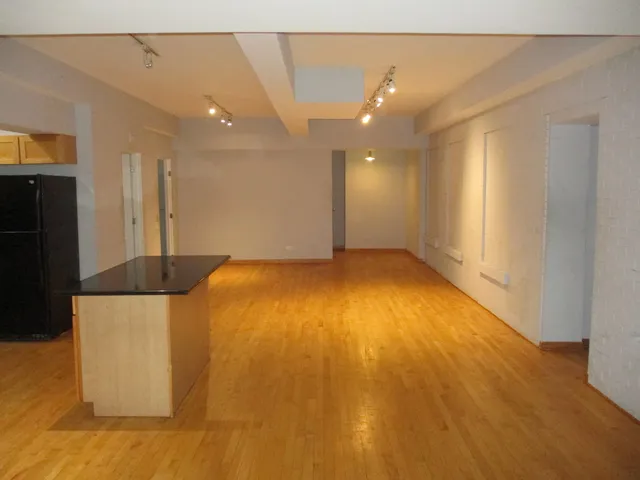 $400,000 | 40 East 9th Street, Unit 1310C, Chicago, IL 60605