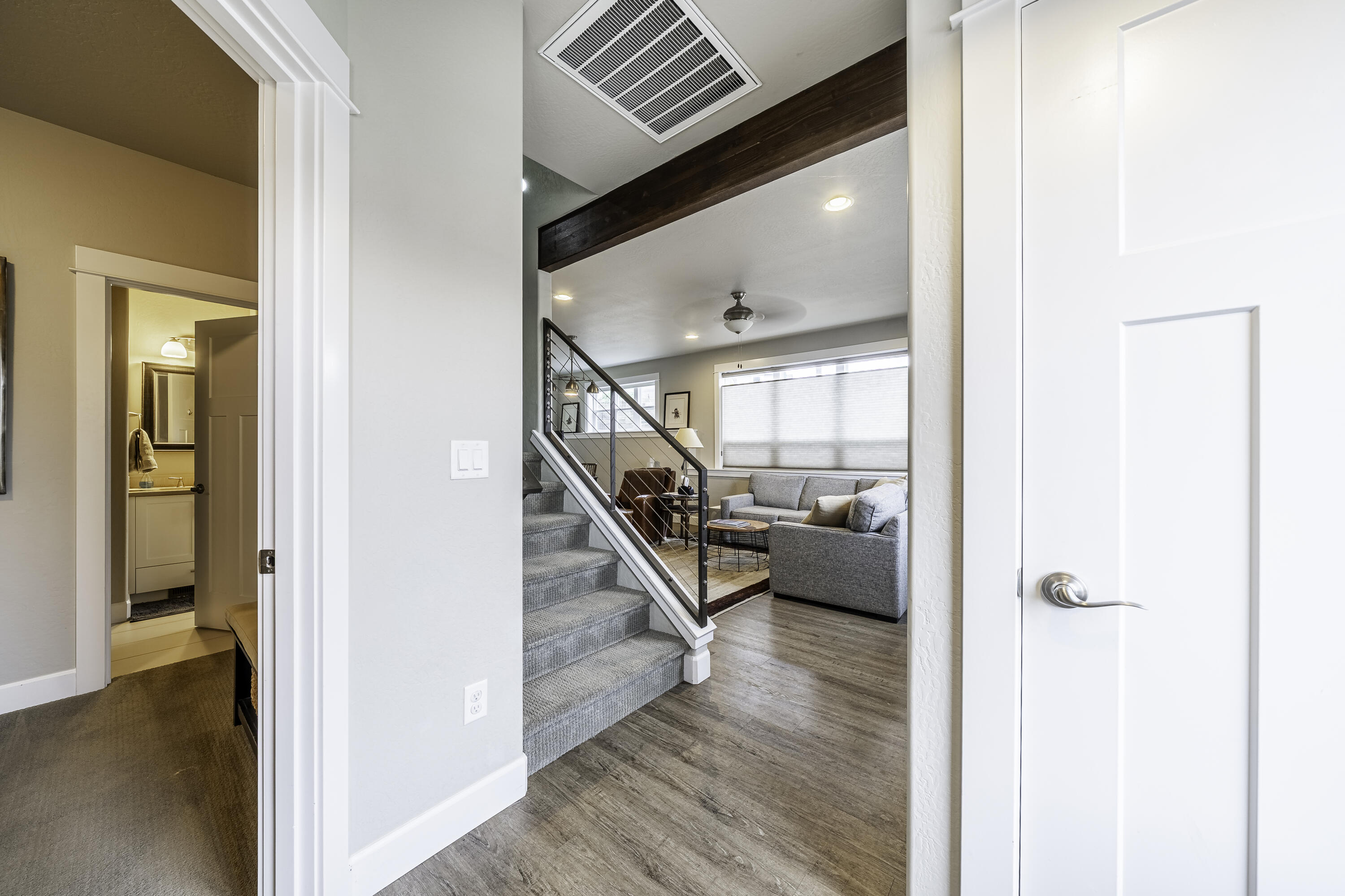 946 Stone Ridge Avenue Ashland, OR 97520 - Photo 7 of 26 DSC06319-HDR-Edit