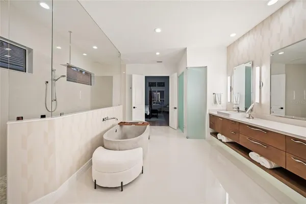 $2,750,000 | 16404 Cornwall Lane, Bradenton, FL 34202