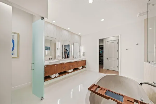 $2,750,000 | 16404 Cornwall Lane, Bradenton, FL 34202