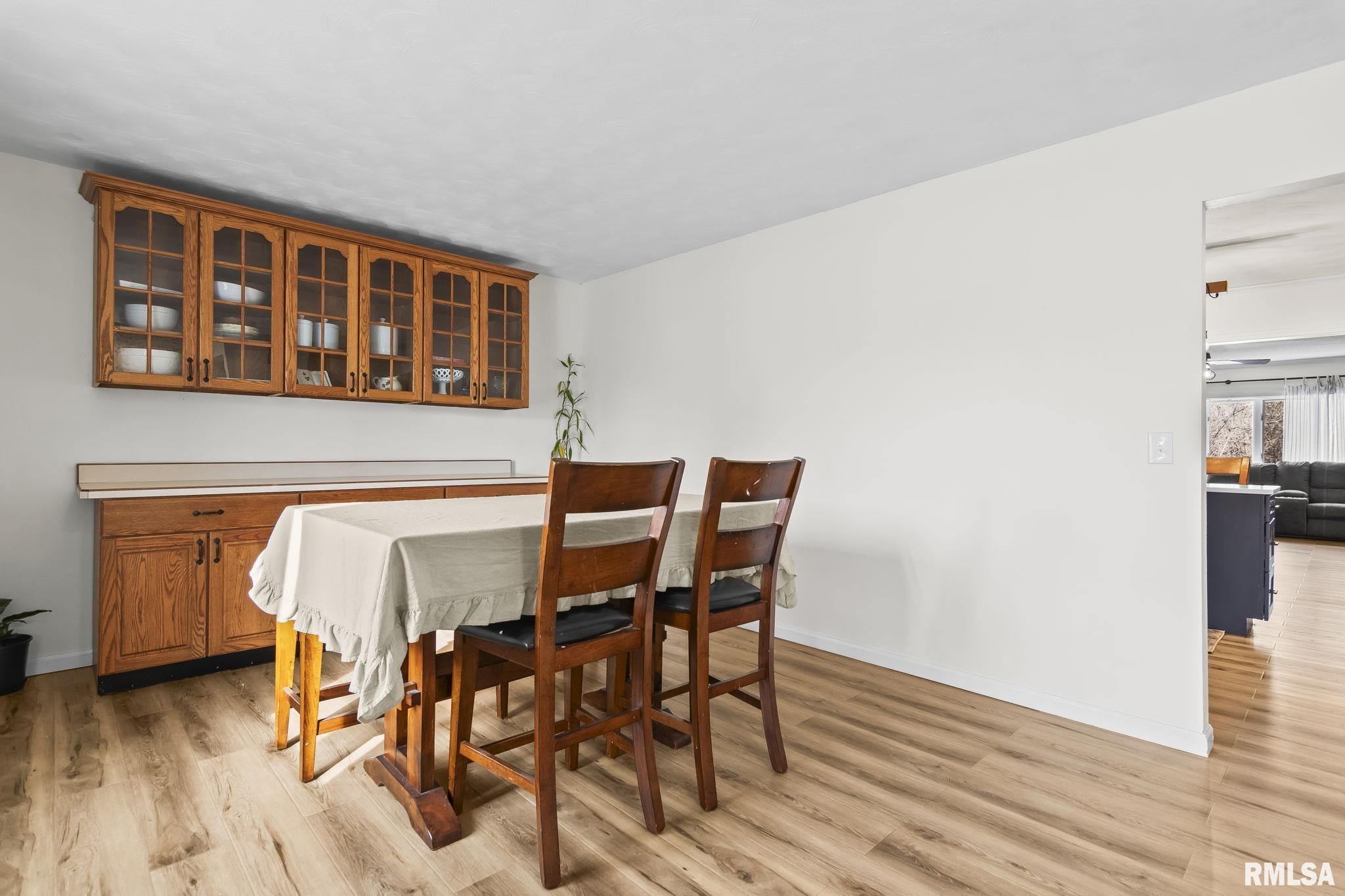 1386 Valley Drive Springfield, IL 62702 - Photo 13 of 41