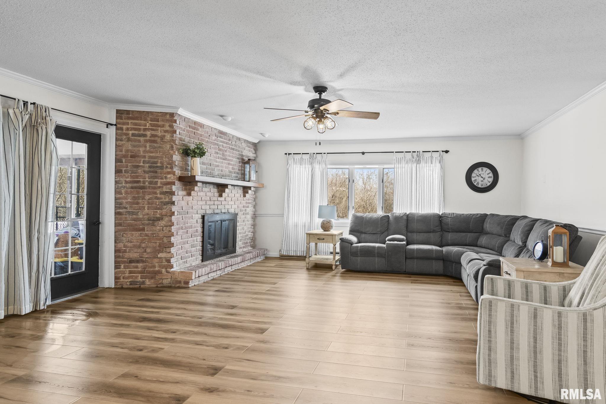 1386 Valley Drive Springfield, IL 62702 - Photo 2 of 41