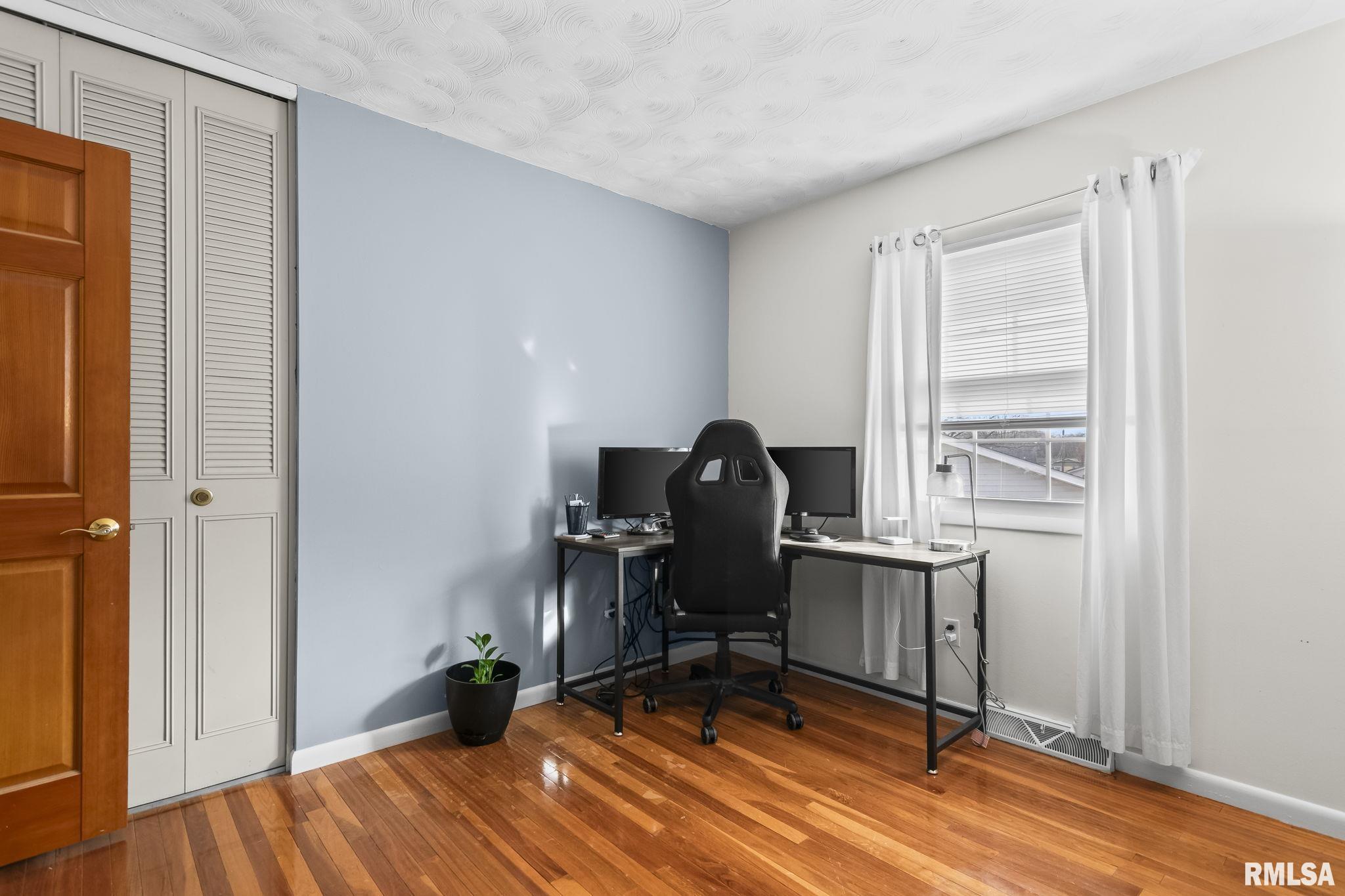 1386 Valley Drive Springfield, IL 62702 - Photo 23 of 41