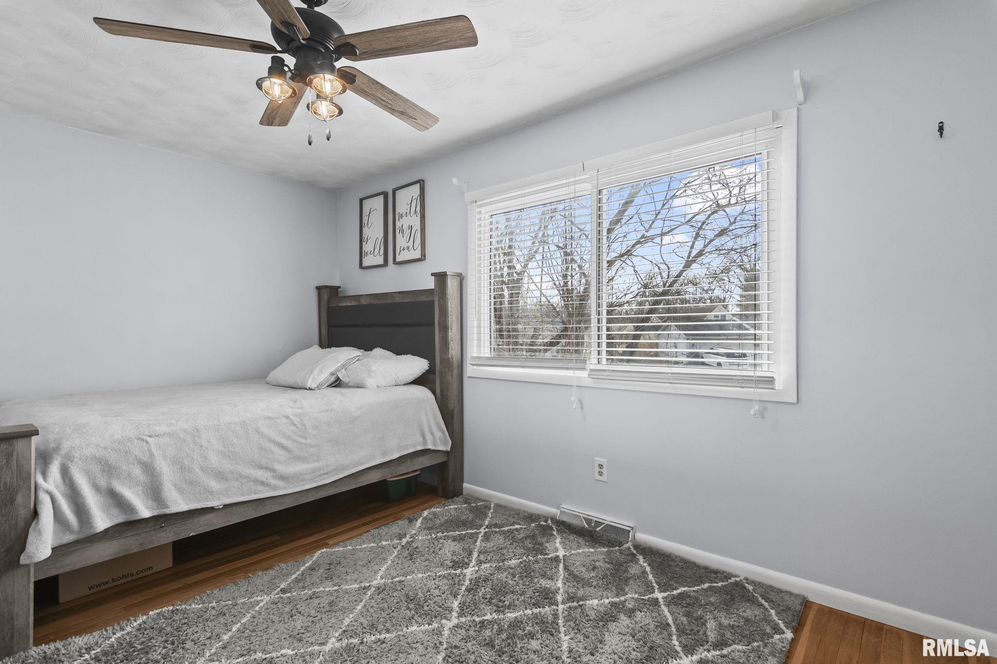 1386 Valley Drive Springfield, IL 62702 - Photo 24 of 41