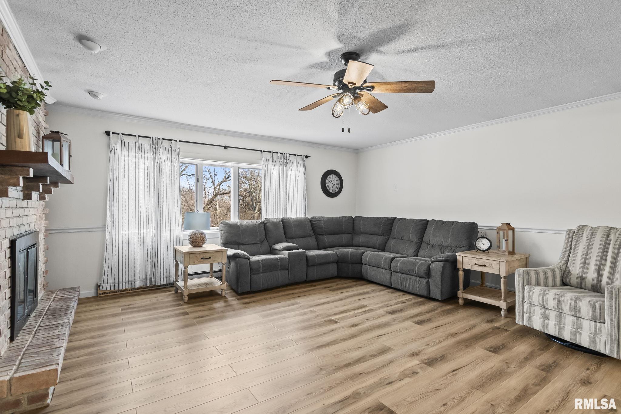 1386 Valley Drive Springfield, IL 62702 - Photo 3 of 41