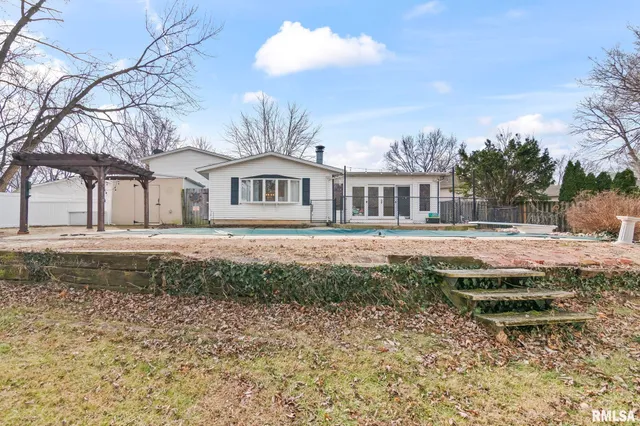 $239,900 | 1386 Valley Drive, Springfield, IL 62702