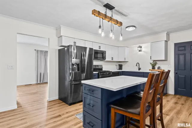 $239,900 | 1386 Valley Drive, Springfield, IL 62702