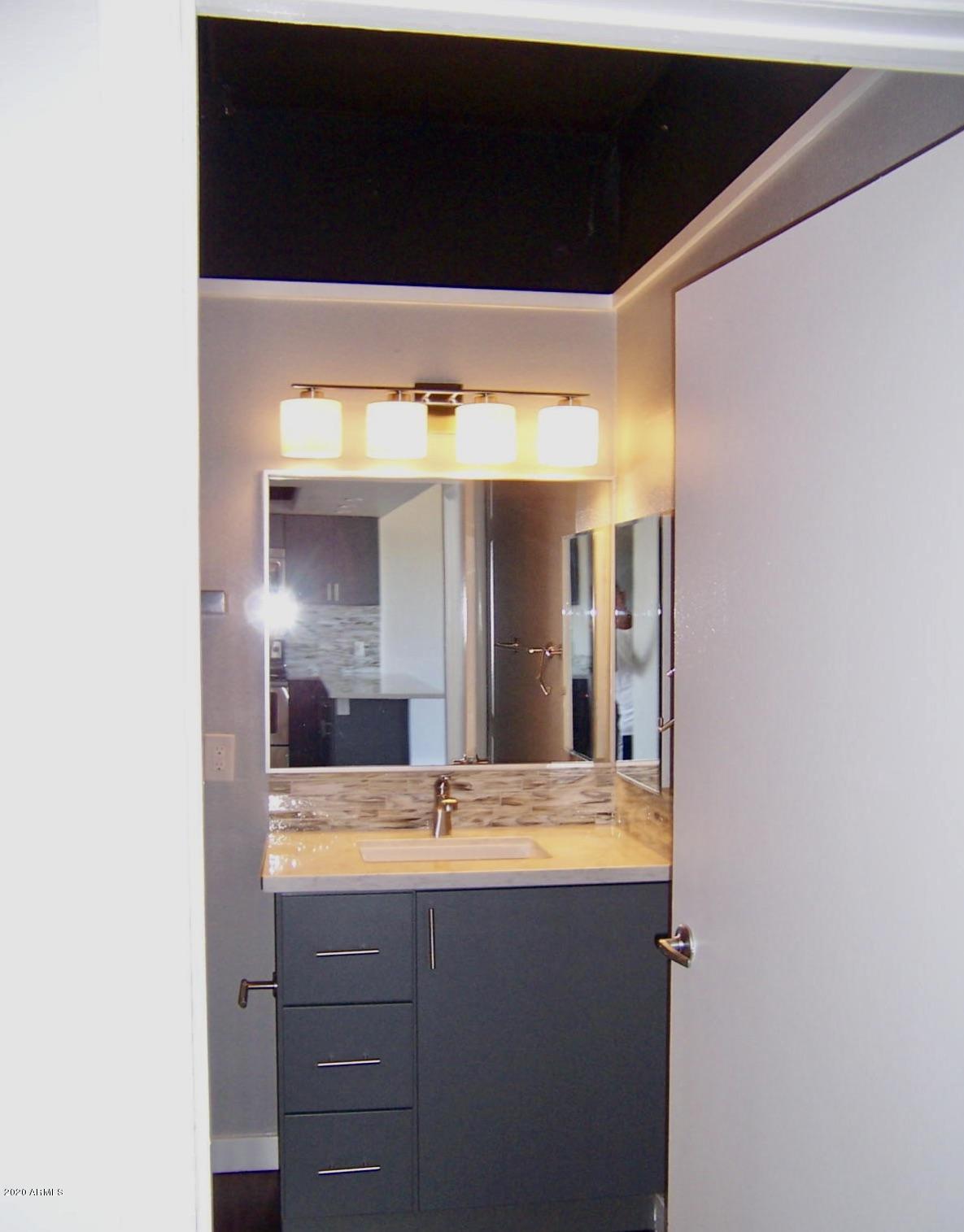 4750 North Central Avenue, Unit N6 Phoenix, AZ 85012 - Photo 9 of 36 4750 N CENTRAL Avenue, N6