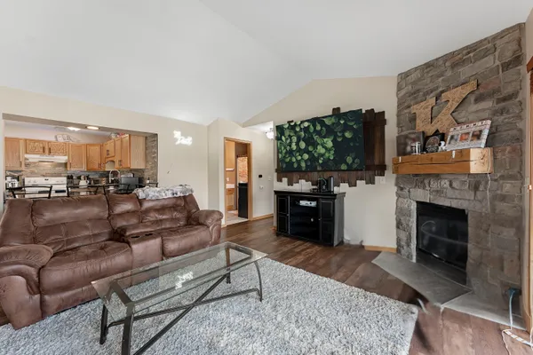 $239,999 | 936 Roseland Drive, Unit 4, Kewaskum, WI 53040
