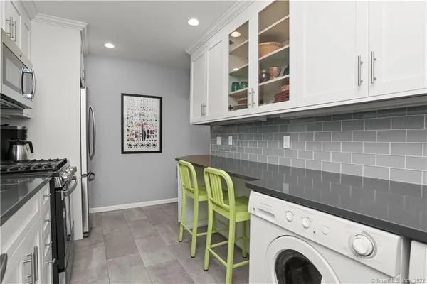 $4,200 | 245 Unquowa Road, Unit 129, Fairfield, CT 06824