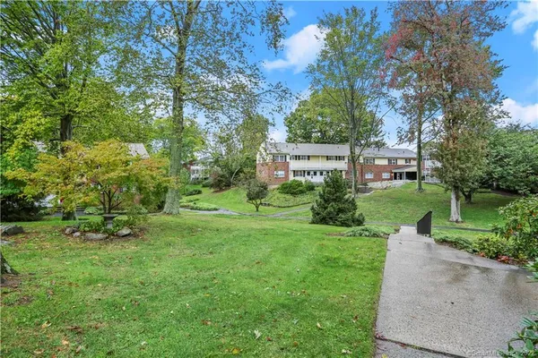 $4,200 | 245 Unquowa Road, Unit 129, Fairfield, CT 06824