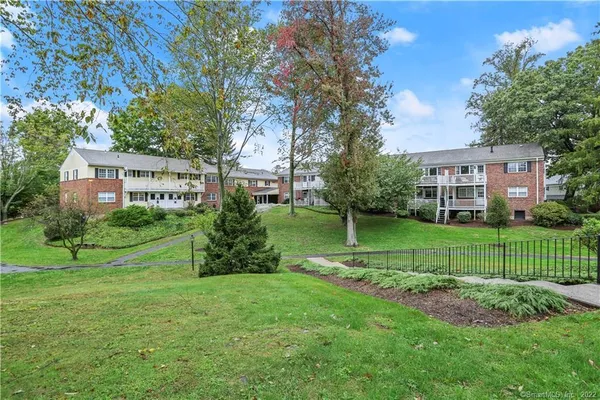 $4,200 | 245 Unquowa Road, Unit 129, Fairfield, CT 06824