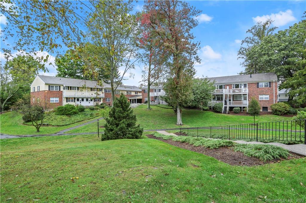 245 Unquowa Road, Unit 129 Fairfield, CT 06824 - Photo 24 of 38