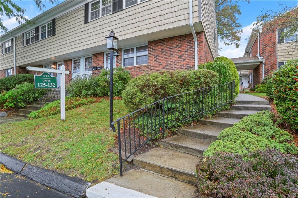 245 Unquowa Road, Unit 129 Fairfield, CT 06824 - Photo 3 of 38