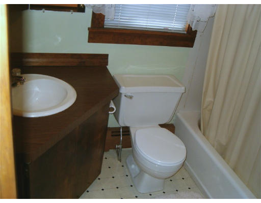 76 Fowler Road Lowell, MA 01854 - Photo 9 of 12