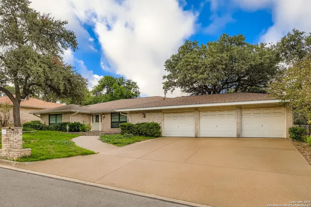 $450,000 | 5922 Winterhaven Drive, Windcrest, TX 78239