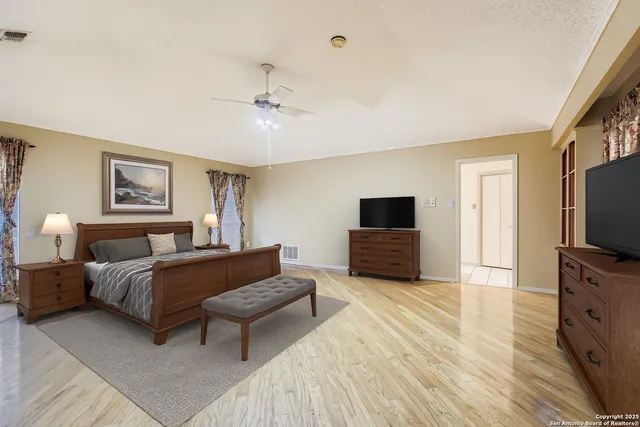 $450,000 | 5922 Winterhaven Drive, Windcrest, TX 78239