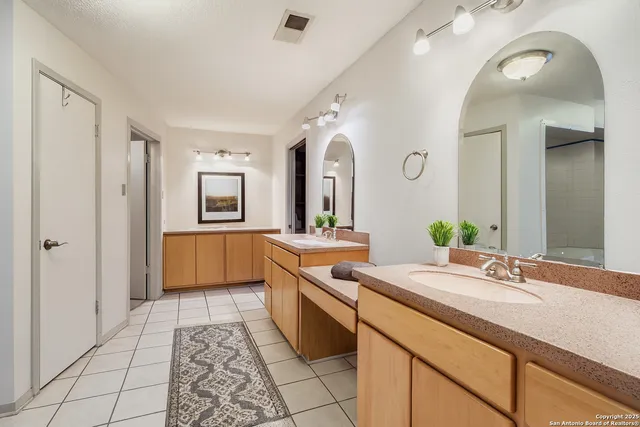 $450,000 | 5922 Winterhaven Drive, Windcrest, TX 78239