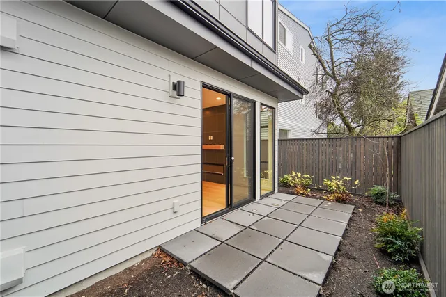 $4,500 | 2037 Northwest 61st Street, Unit A, Seattle, WA 98107