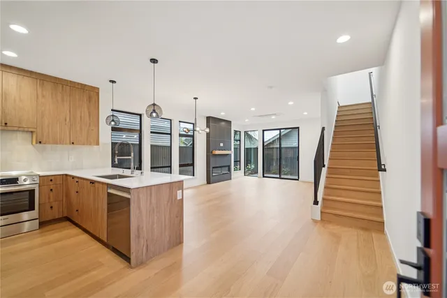 $4,500 | 2037 Northwest 61st Street, Unit A, Seattle, WA 98107