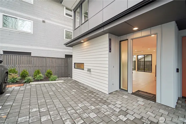 $4,500 | 2037 Northwest 61st Street, Unit A, Seattle, WA 98107