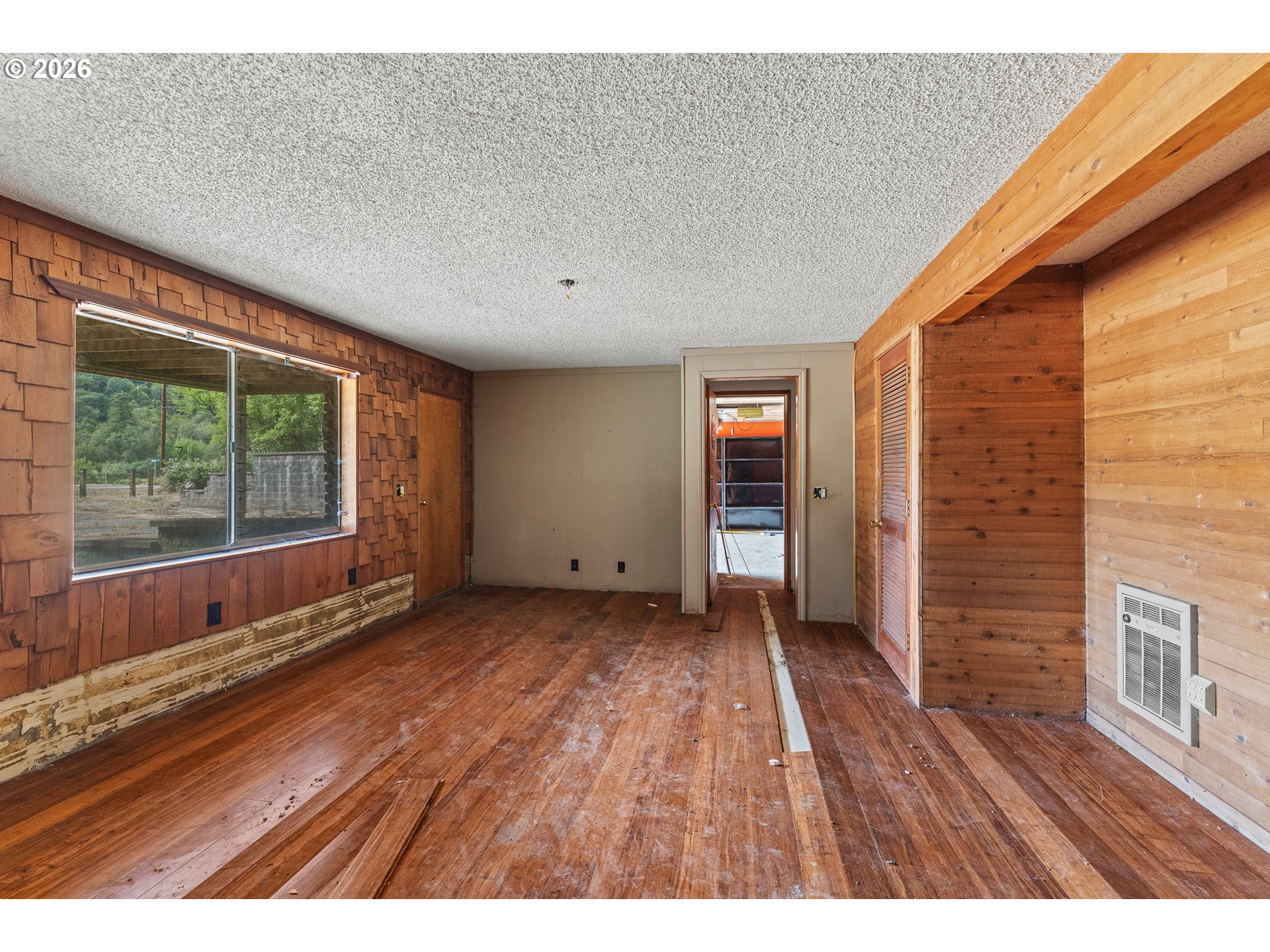 54341 Fairview Road Coquille, OR 97423 - Photo 30 of 40 Living Room
