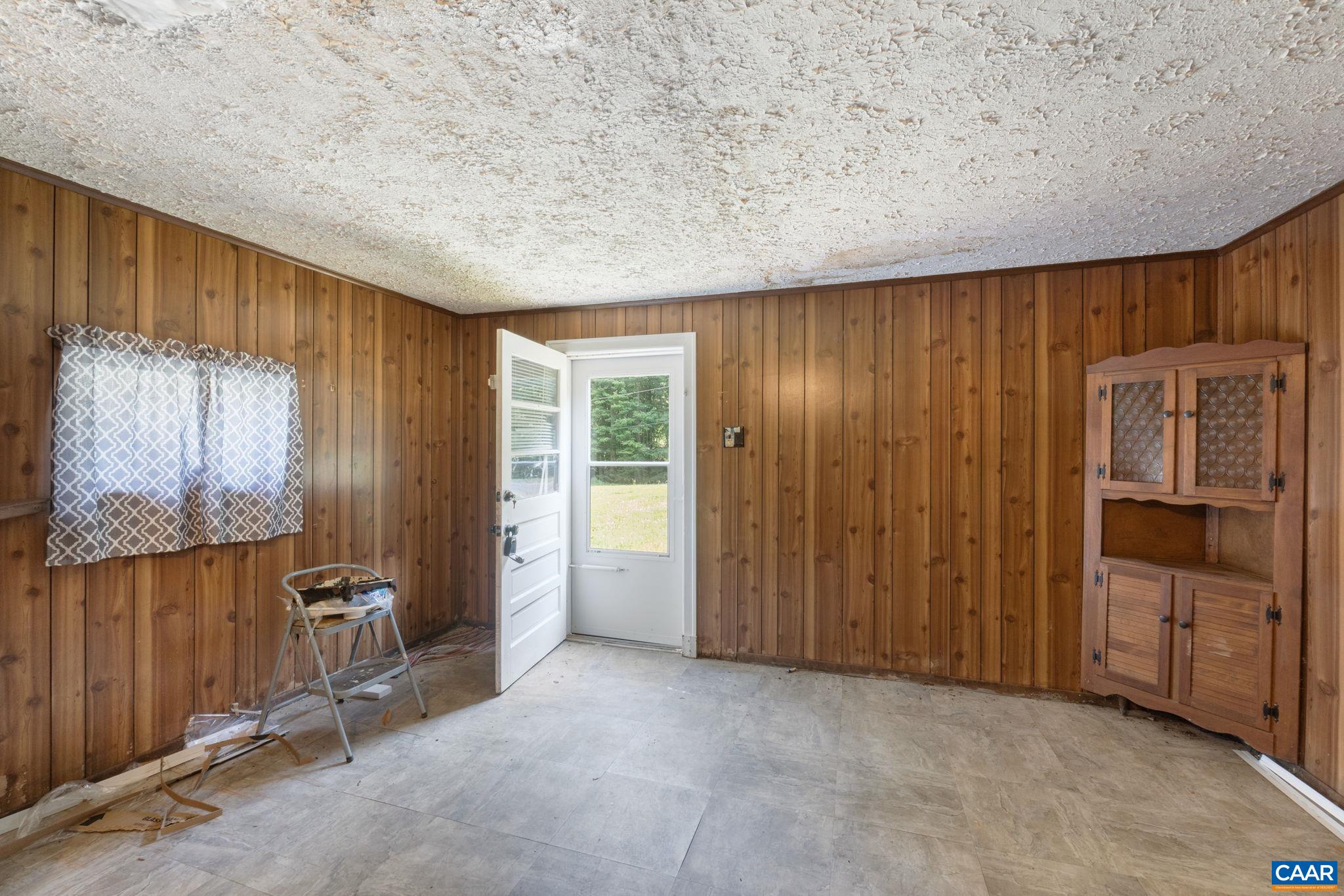 435 Jones Town Road New Canton, VA 23123 - Photo 10 of 27 Gallery Image 10