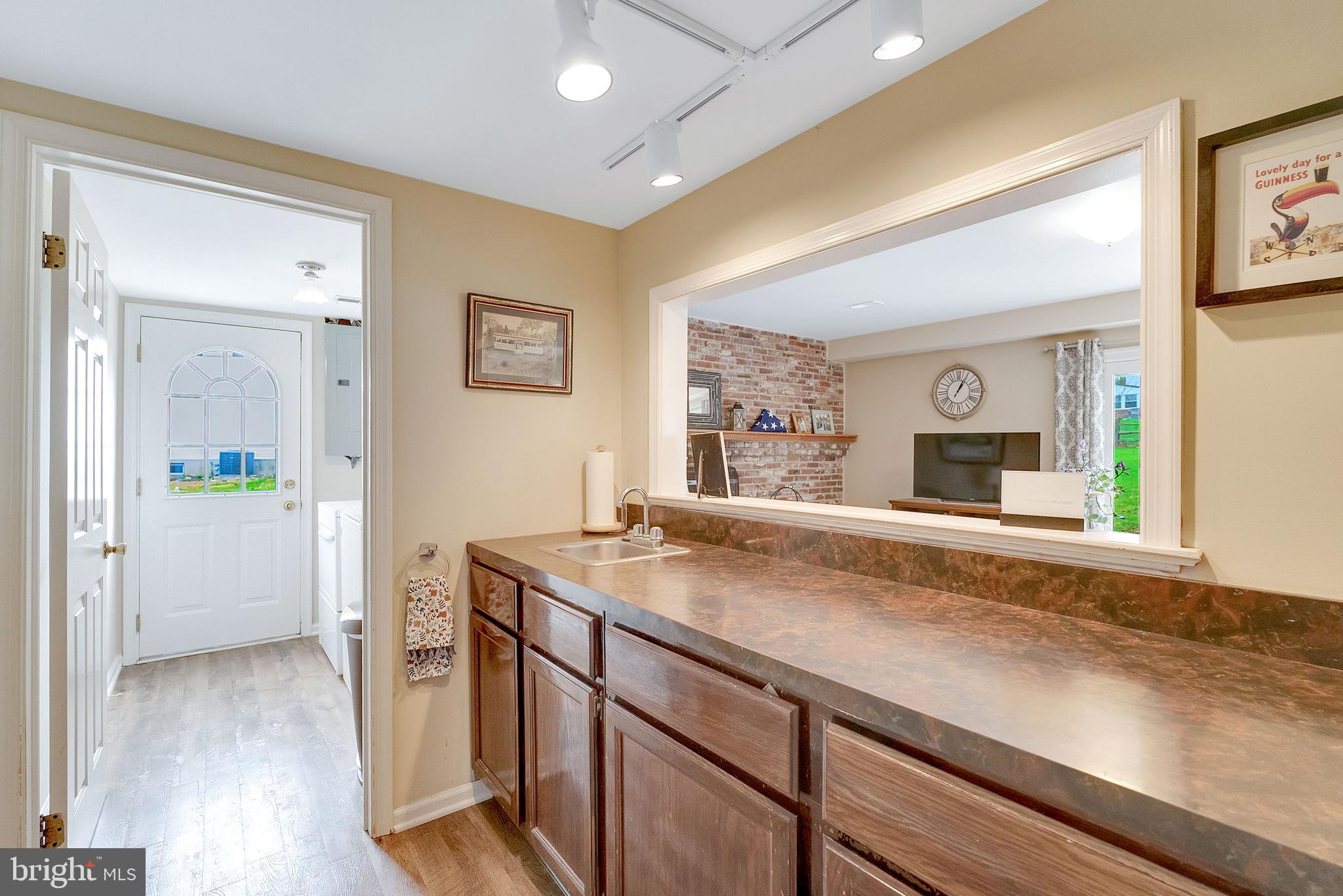 2930 Clyston Road Norristown, PA 19403 - Photo 11 of 26 wet bar area