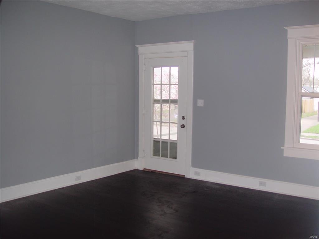 826 Logan Street Alton, IL 62002 - Photo 3 of 24 Gallery Image 3