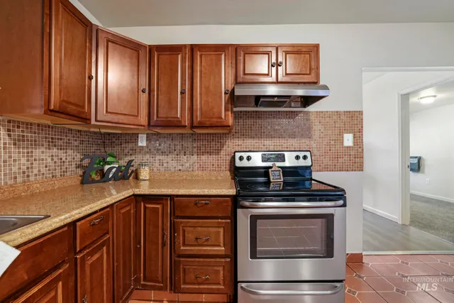 $245,000 | 230 2nd Street, Hazelton, ID 83335