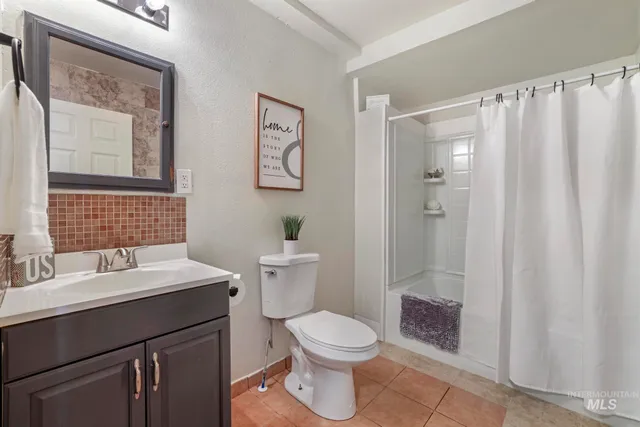 $245,000 | 230 2nd Street, Hazelton, ID 83335