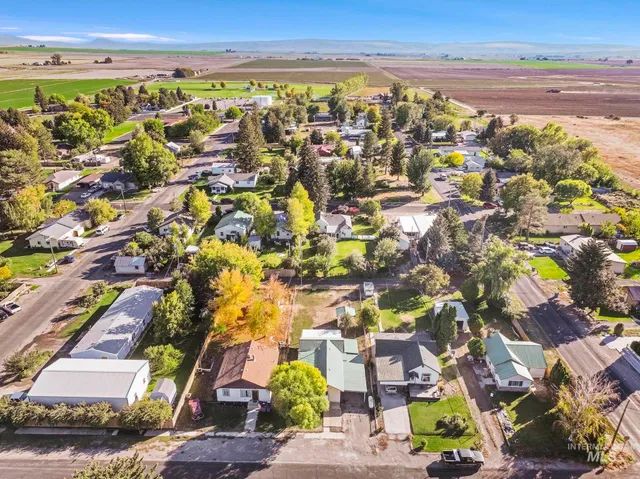$245,000 | 230 2nd Street, Hazelton, ID 83335