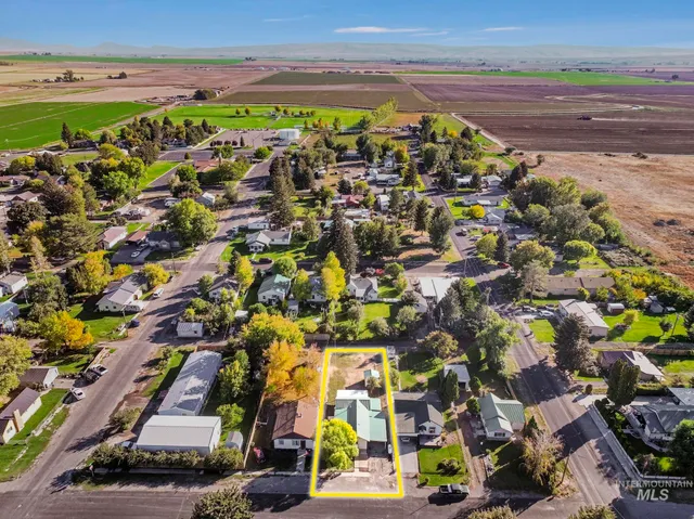 $245,000 | 230 2nd Street, Hazelton, ID 83335