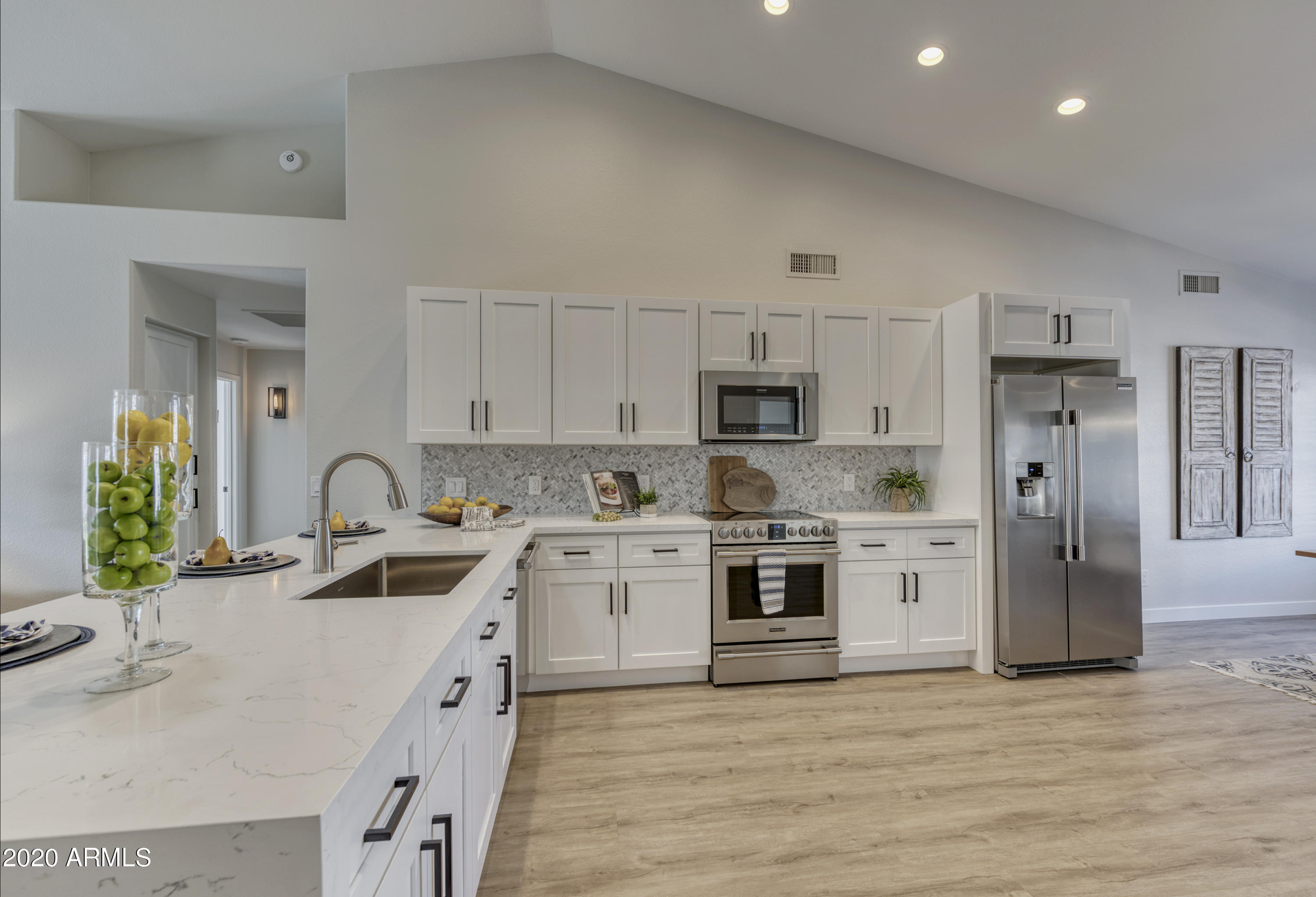 4361 East St John Road Phoenix, AZ 85032 - Photo 10 of 29 Kitchen