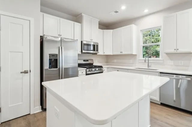 $299,990 | 1091 Cres Cv Lane, Summerville, SC 29483