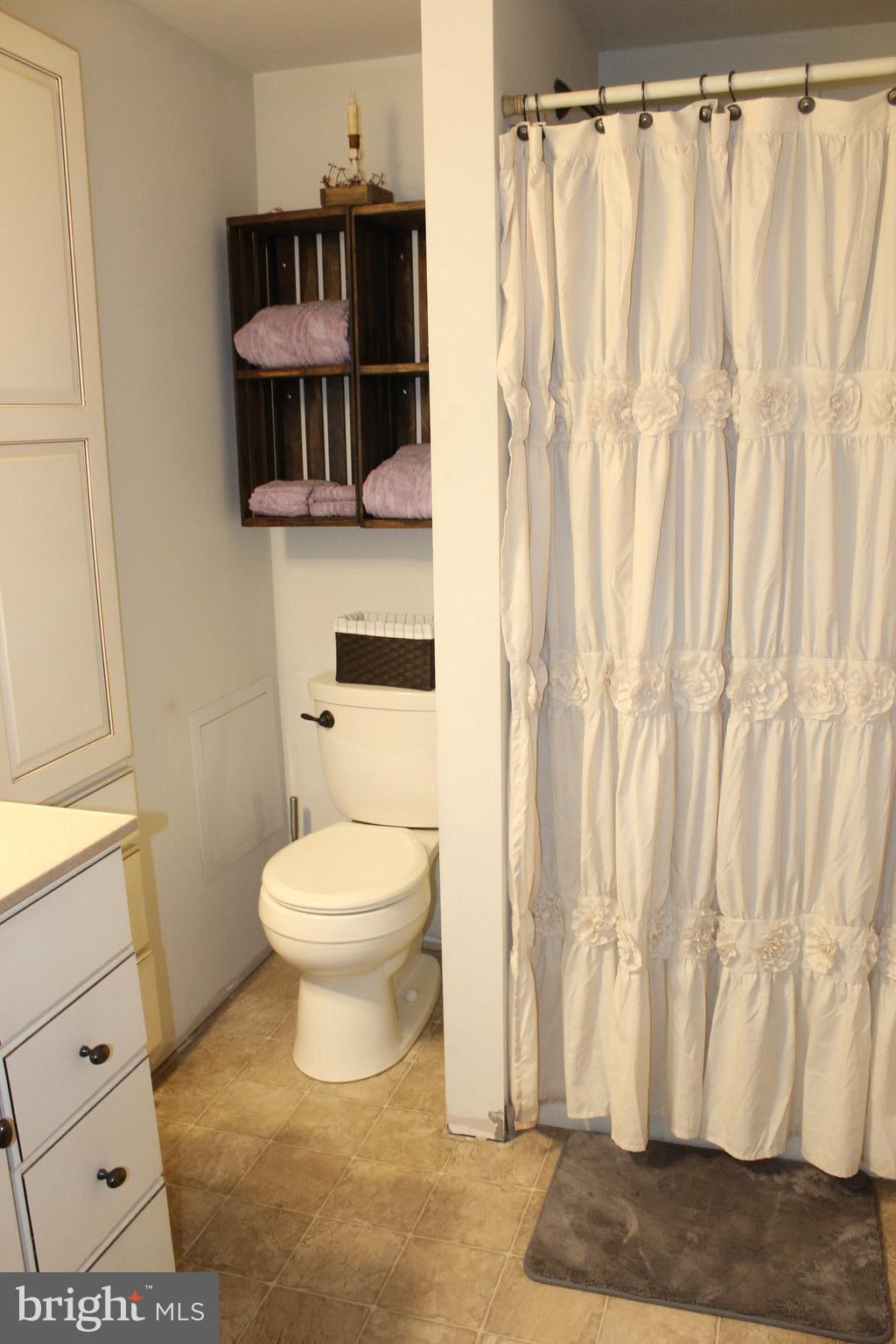 2307 Stumptown Road Lancaster, PA 17602 - Photo 20 of 38 Master Bath